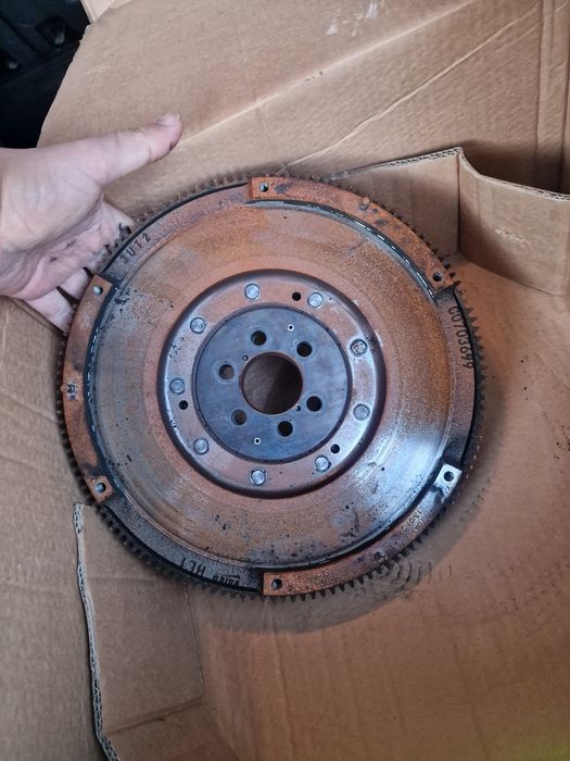 Маховик valeo за vw touran  2 tdi