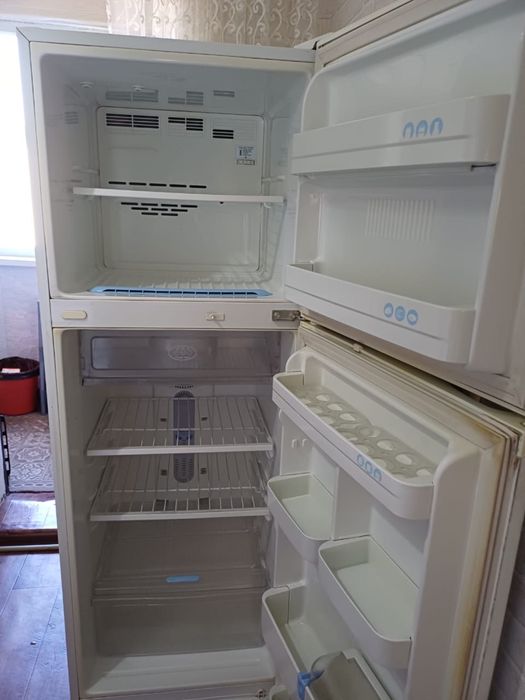 Продам холодильник LG