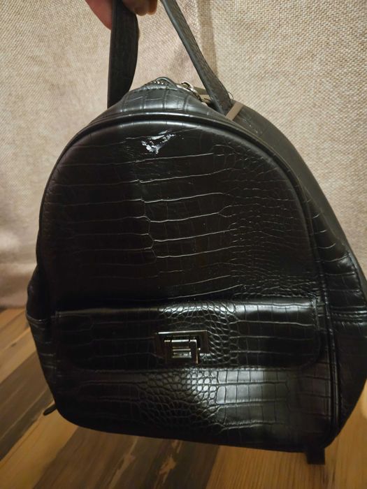 Черна дамска раница