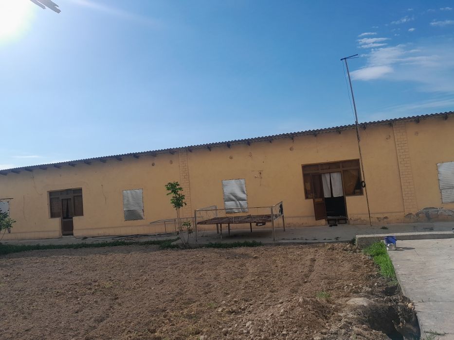 Ховли жой сотилади