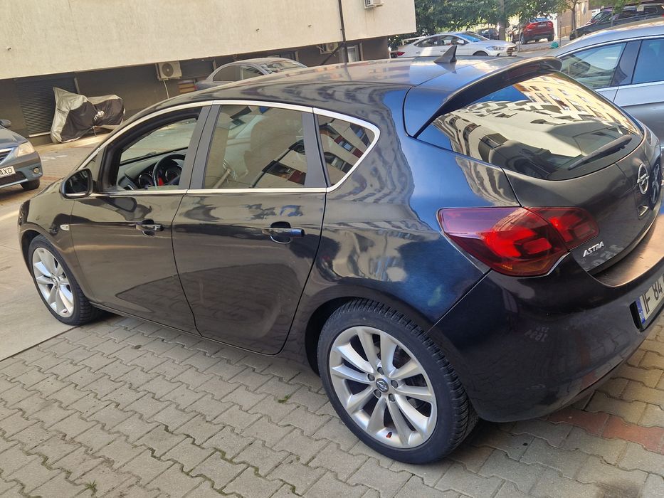 Okazie unică! Vand opel astra j 2011 euro 5  1.7 diesel  125 cp