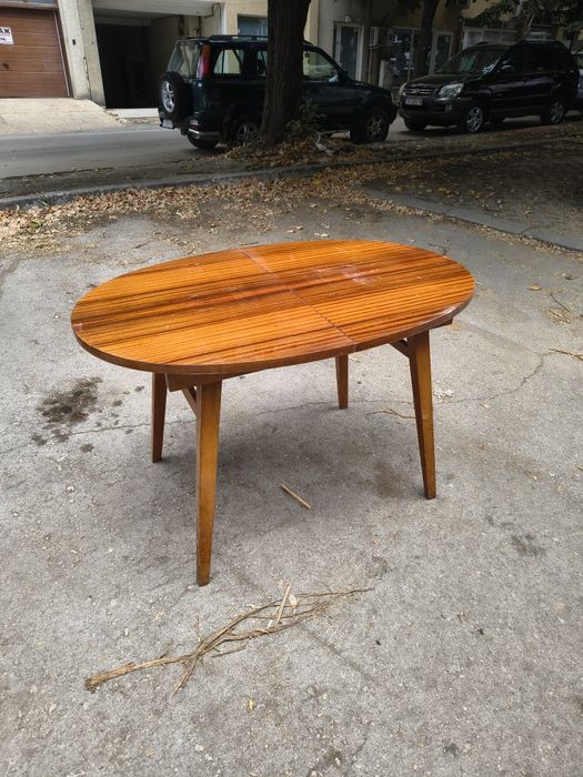 Трапезна маса - Разтегателна