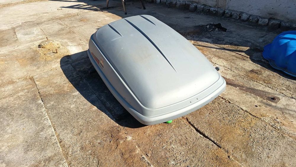 Продавам Куфар за кола.