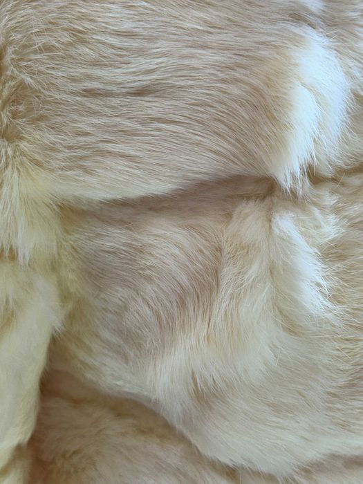 Haină bej deschis din blană naturală de iepure, cu mâneci 3/4