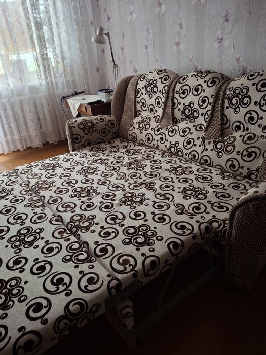 Продам диван б/у в хорошем состоянии