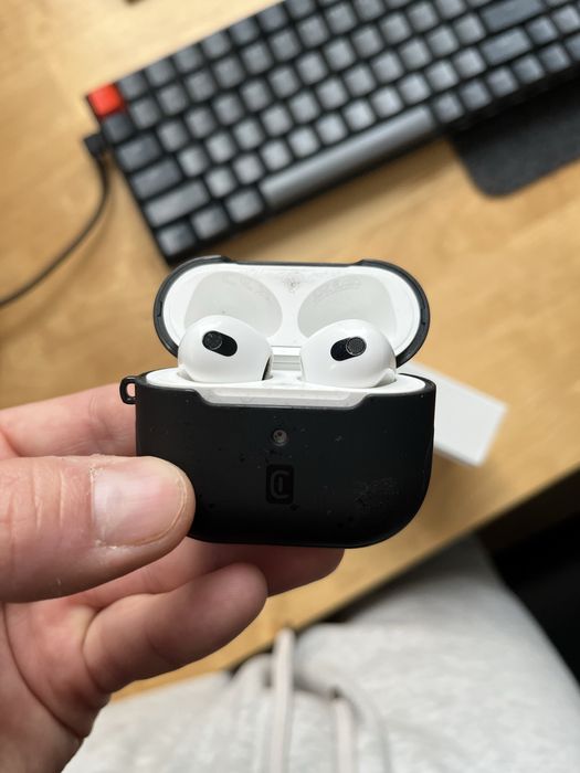 AirPods 3 използвани