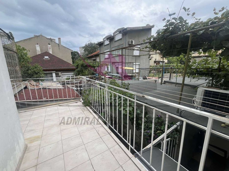 Дава се под наем Етаж от къща в Варна, Базар Левски - 80 кв.м за 511 € - Снимка #6