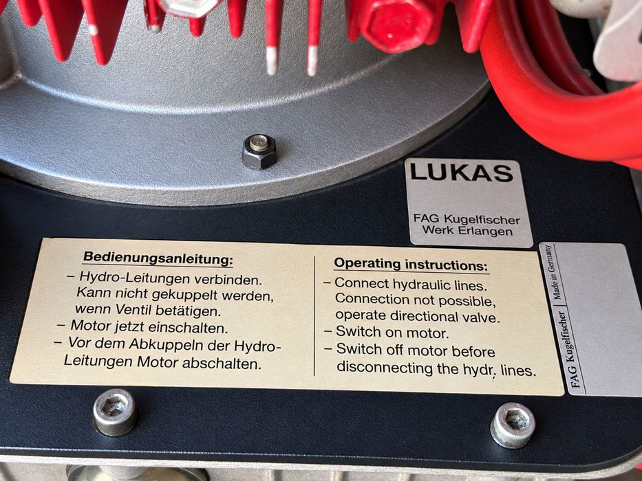 Foarfeca hidraulica + cleste cu pompa hidraulica pe benzina