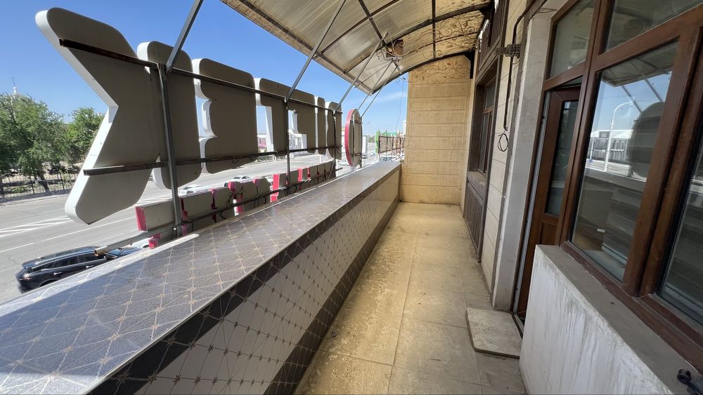 Temir yoʻl vagzal va park oldida kanalizatsiya vodaprovod tol aloxida