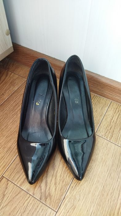 Продам вечерние туфли