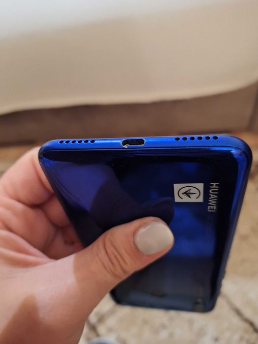 Продавам телефон,Huawei Y7 2019
