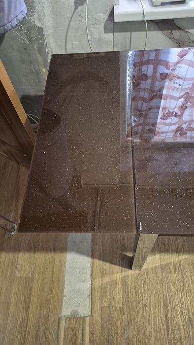 Продам обеденный стол