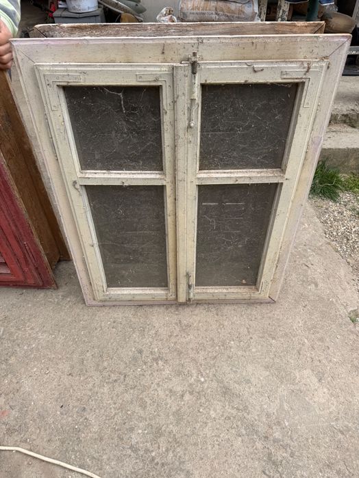 Geamuri vechi de la casa