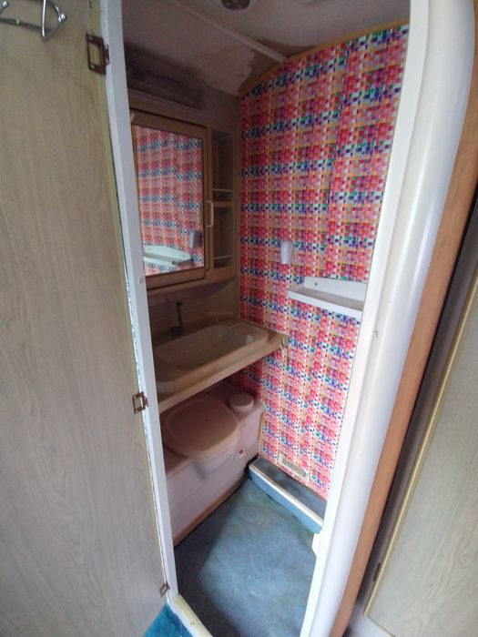 Rulotă camping 3 persoane înscrisă Ro discutabil