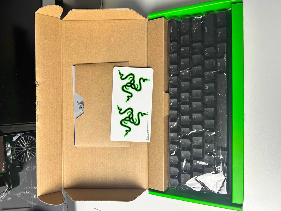 Геймърска клавиатура Razer HUNTSMAN MINI Purple - като нова