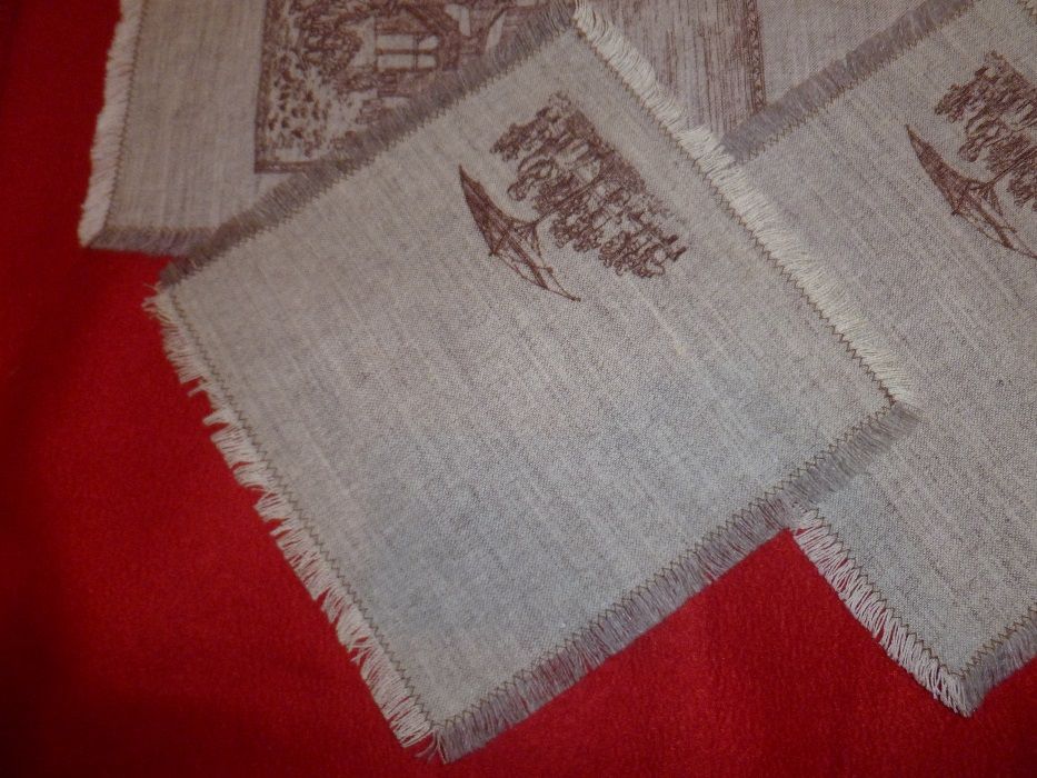 НОВ комплект покривка и салфетки - Полски, неопотребявани