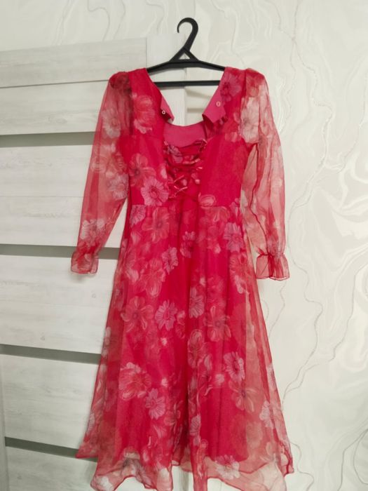 Продам платье.Одевала один раз