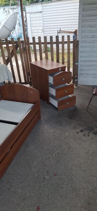 Продам манеж с кроватью