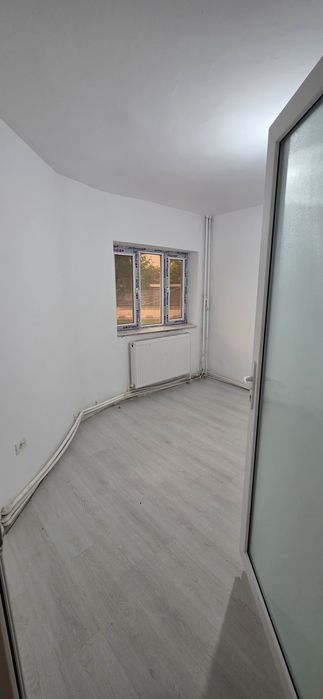 Vand apartament 2 camere Navodari