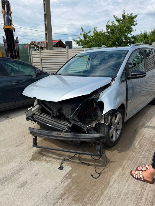 VOLKSWAGEN Touran 2012 — imagine 2