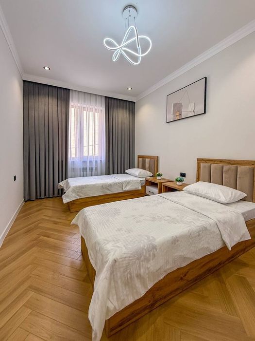 Мирзо-Улугбекский район БУЗ-2 квартира 4х комнатная с обстановкой 93м²