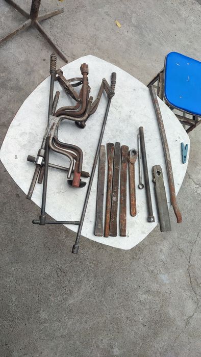 Разные спец.ключи воротки цена за все.