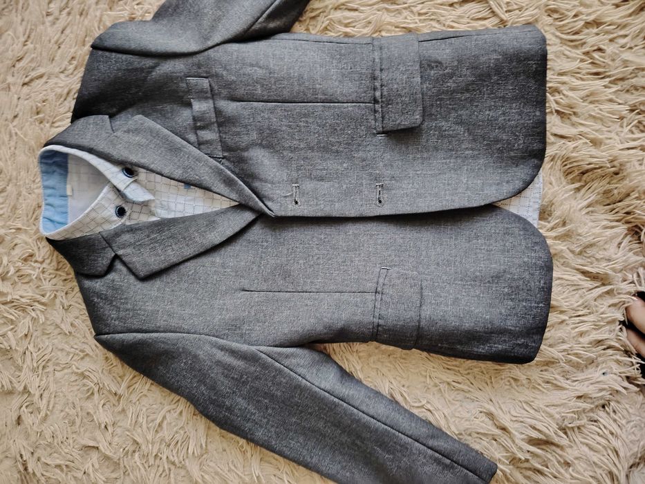 Продам детский костюм на мальчика