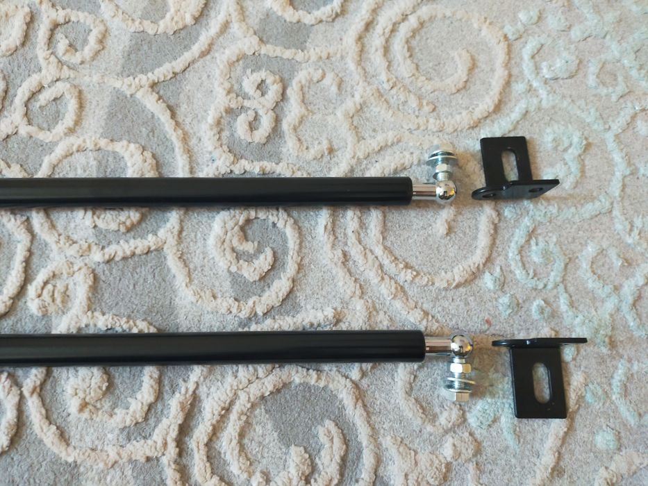 Амортизаторы капота Митсубиси аутлендер