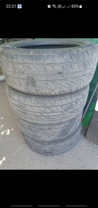 Продам резину  в хорошем  состояние