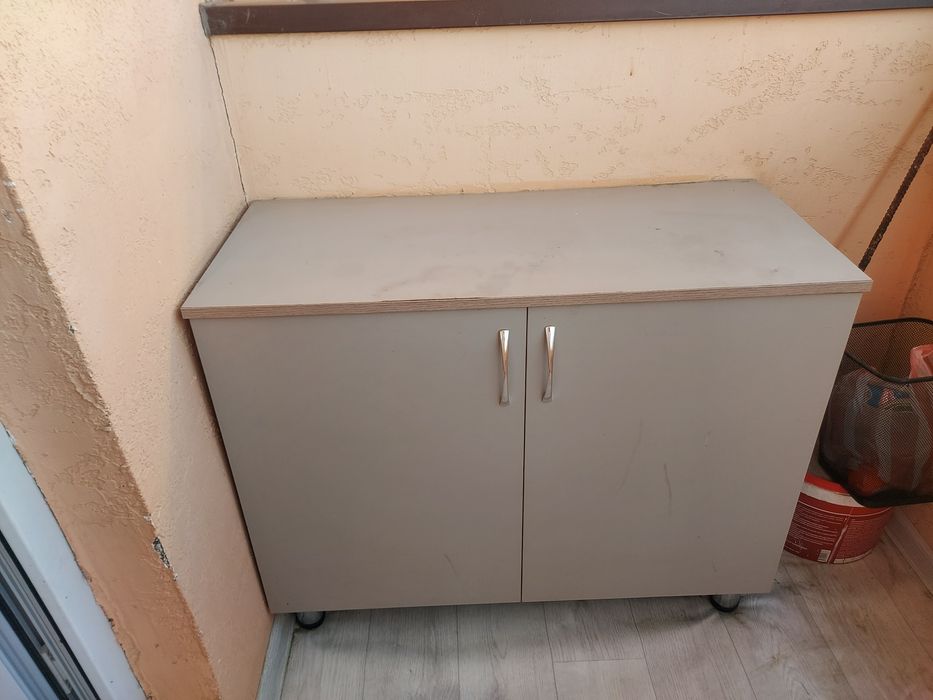 Шкаф  покупала за ,30 тыс с перездом продам за 15 тыс