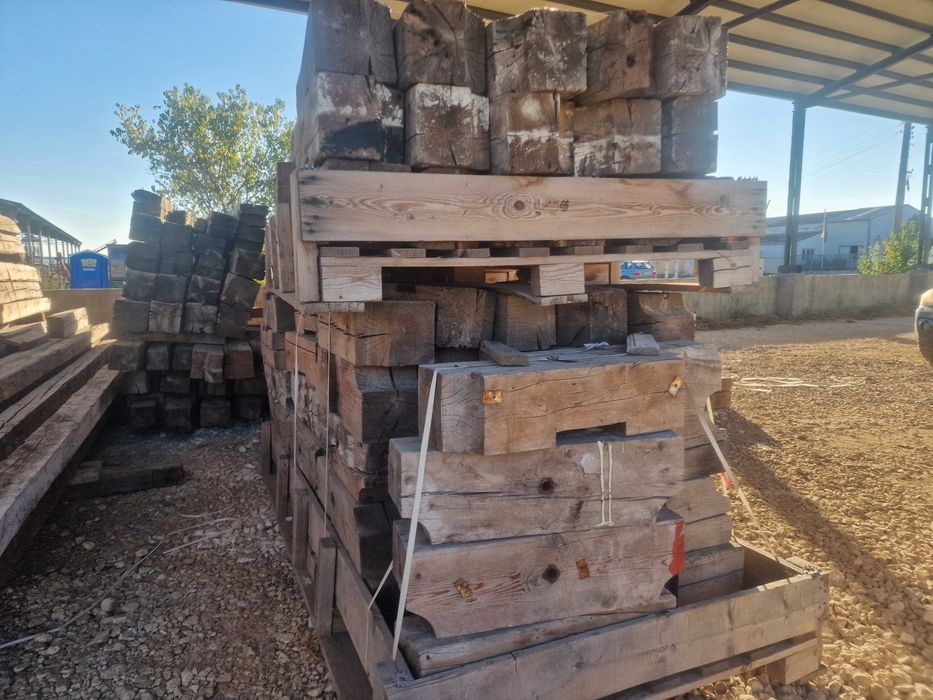 7 метра греди за продажба- 100 годишни. Стари дървени греди.