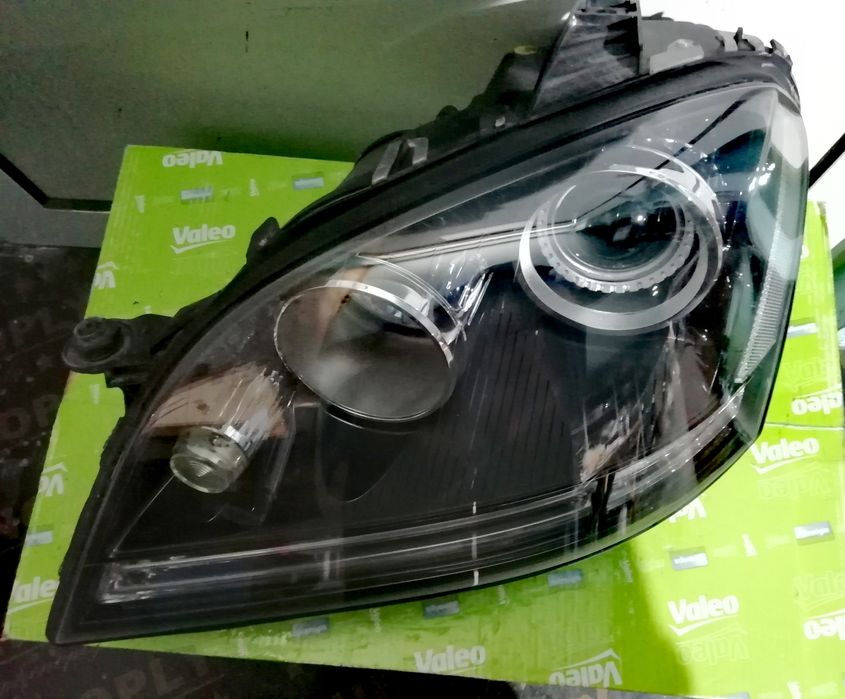 Фар фарове за Mercedes ML W164 / Мерцедес МЛ W164 Black Edition.