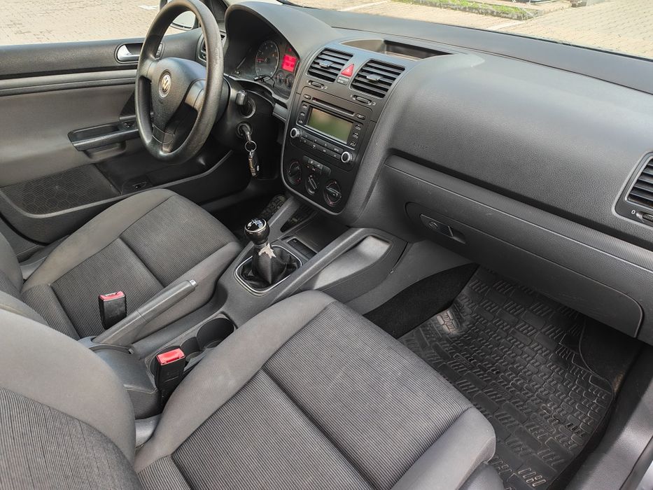 VW Golf - 1.4 mpi