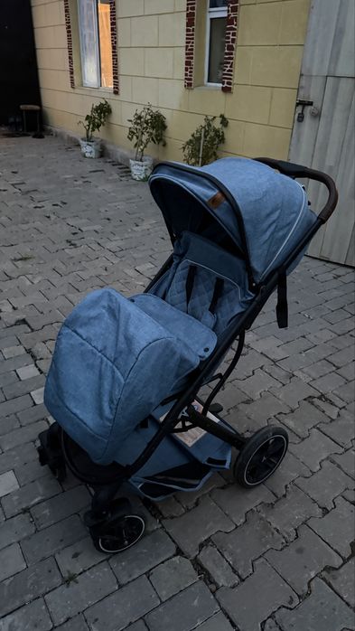 Продам детскую коляску