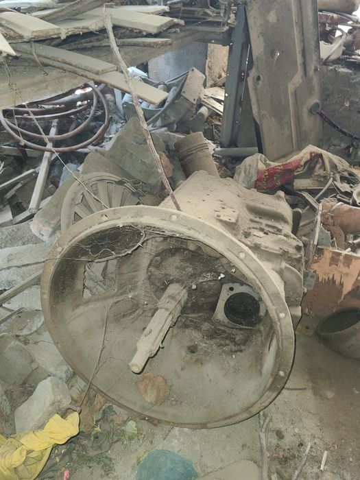 Maz karobka ishlab turgan