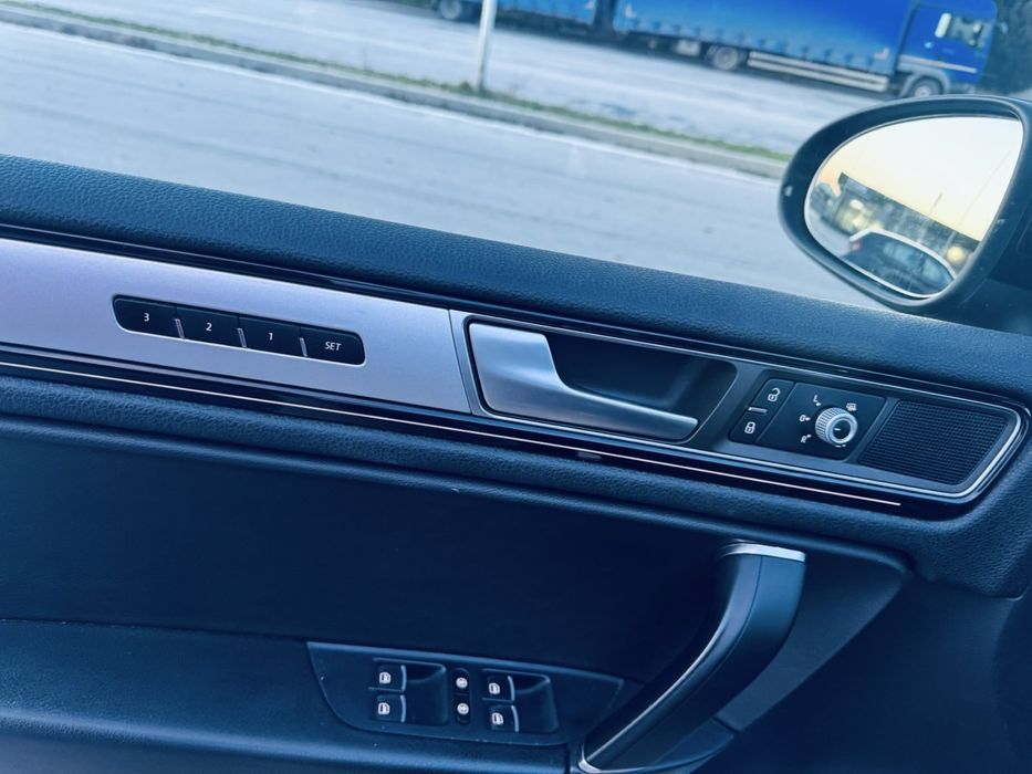 WV Touareg 3.0 TDI Facelifft R-line-key-less