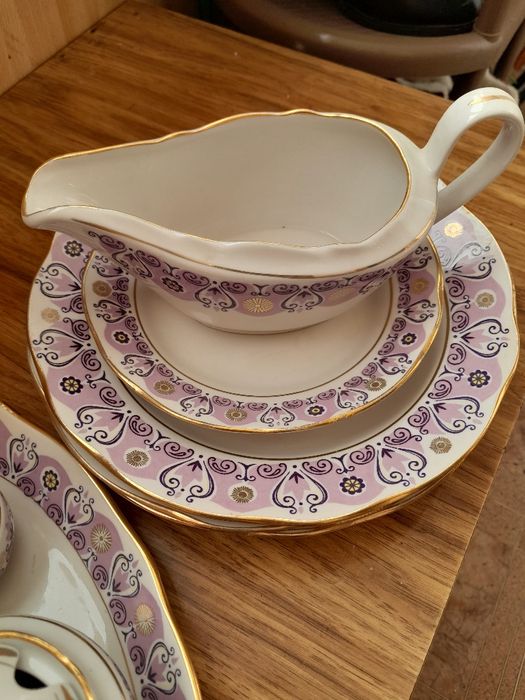 Столовый сервиз фарфоровый