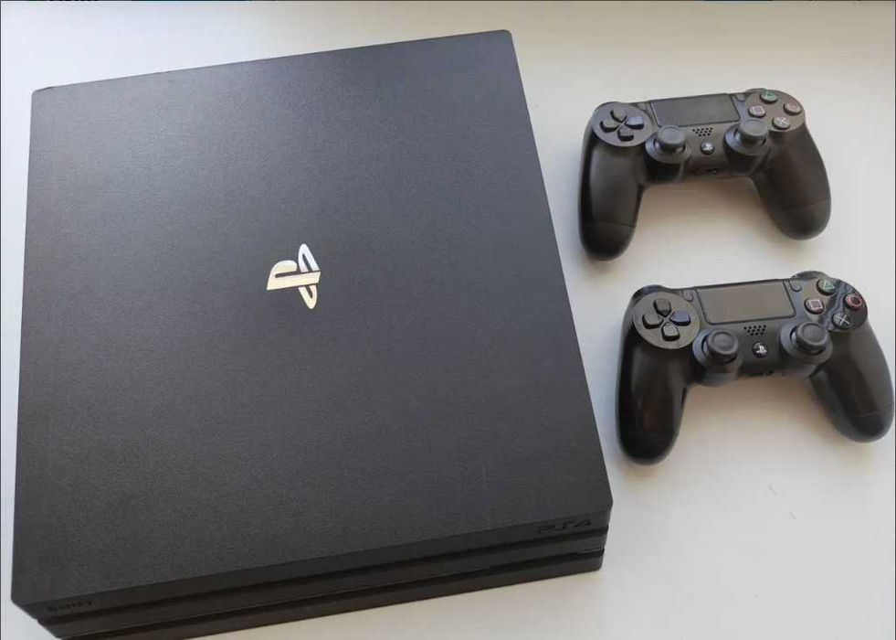 Прошитая PS4 PRO на 1000GB с двумя геймпадами