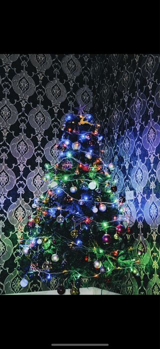 Искусственная новогодняя ёлка