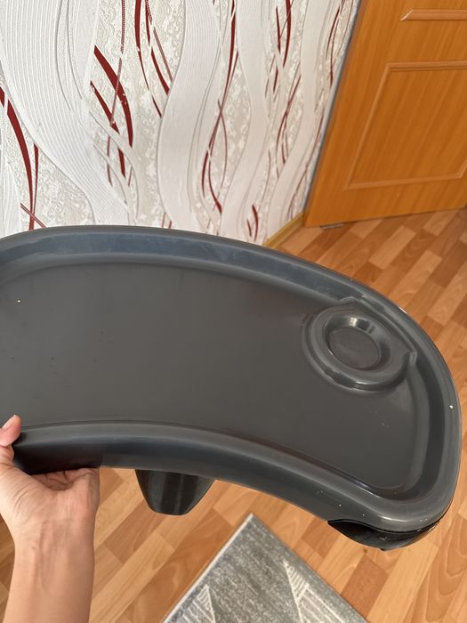 Продам стол для кормления