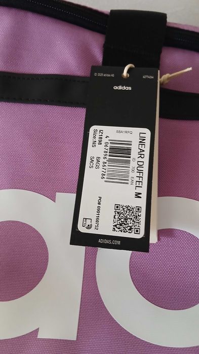 Сак Adidas + подарък чифт чорапи