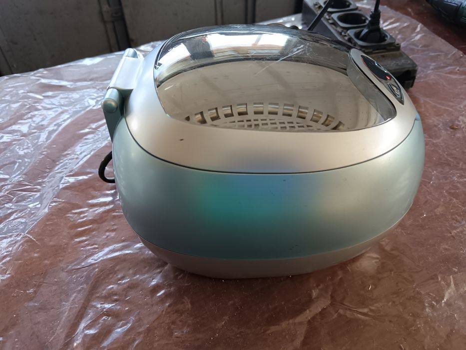 Cuva, aparat de curățat cu ultrasunete