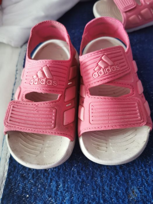 Сандали за момиче