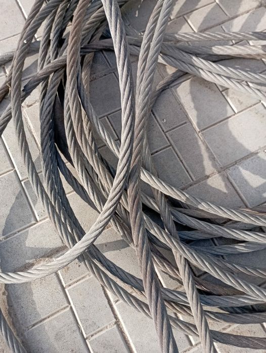 Продам срочно   стальной трос оцинкованный