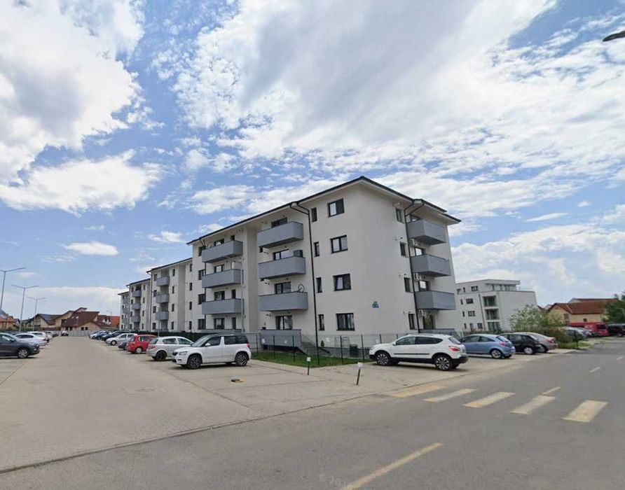 Proprietar, închiriez apartament 2 camere, etaj 1,loc parcare si balcon.