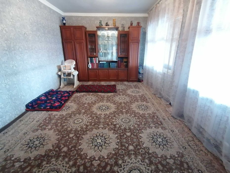 Продаётся 5 комнатная квартира.  5 хонали уй сотилади.