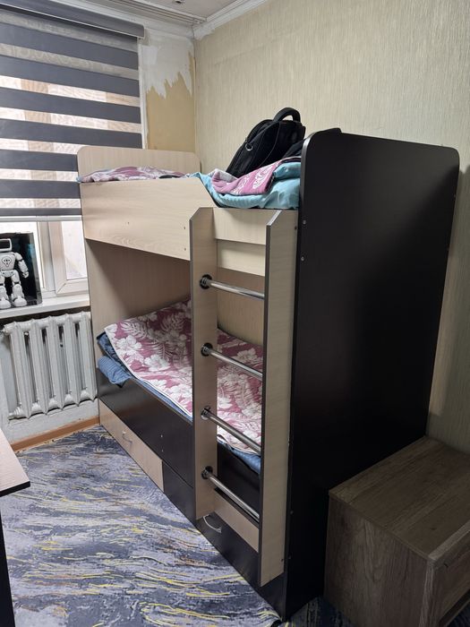 Двухъяросная кровать