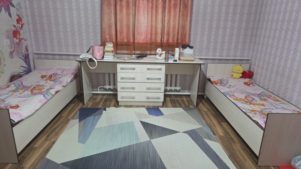 Екі адамдық комплект, жұмыс үстелімен