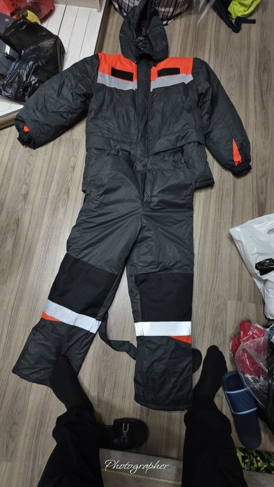 Продам  спец одежду