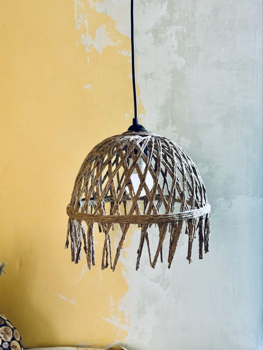 Полилей като произведение на изкуството – ръчна изработка и хармония